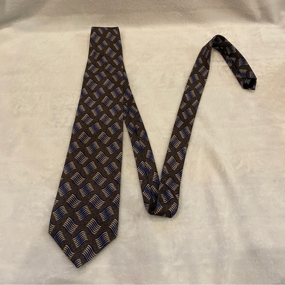 Men's Guess 100% Silk Necktie Neck Tie Gray & Navy Blue OSFM EUC